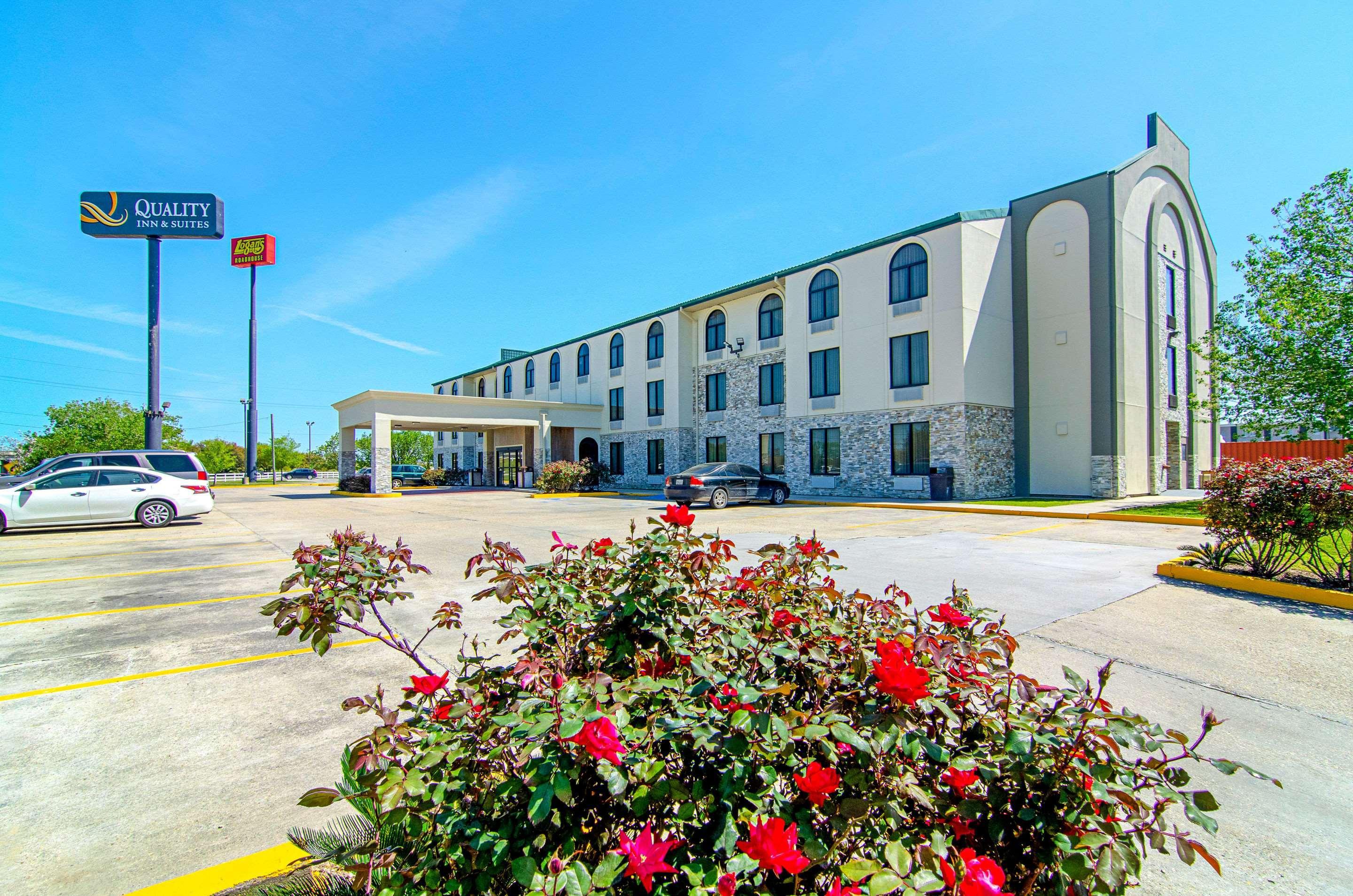 Quality Inn & Suites Near Tanger Outlet Mall Гонзалес Экстерьер фото